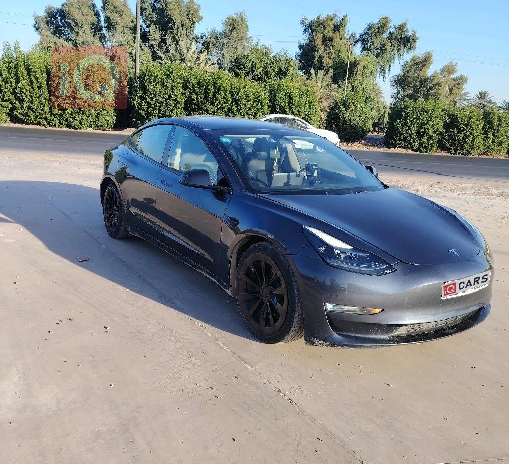 تسلا موديل 3